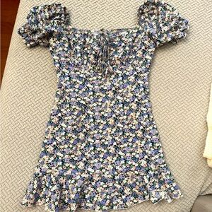 Floral ruffled sleeve dress